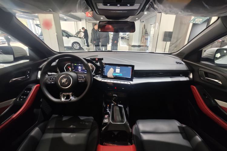 Used MG 5 2022 180 DVVT CVT Youth Luxury Edition
