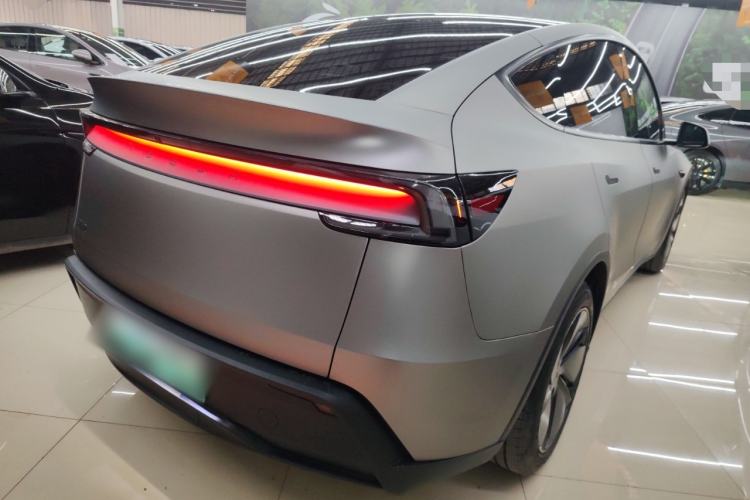 Used Tesla Model Y 2025 Rear-Wheel-Drive Version
