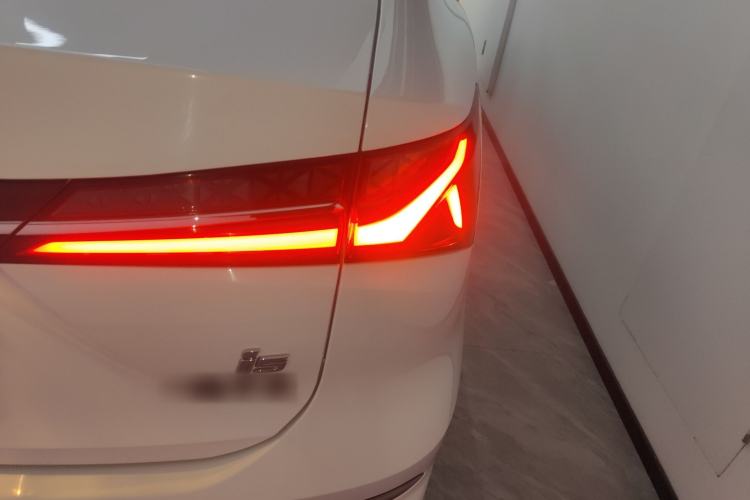 Used Roewe i5 2023 1.5L Manual Excellence Edition
