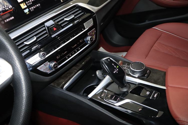 Used BMW 5 Series 2022 Second Facelift 525Li M Sport Package
