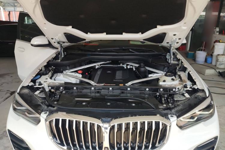 Used BMW X5 2019 xDrive40i XLine 19-inch wheels Middle East version
