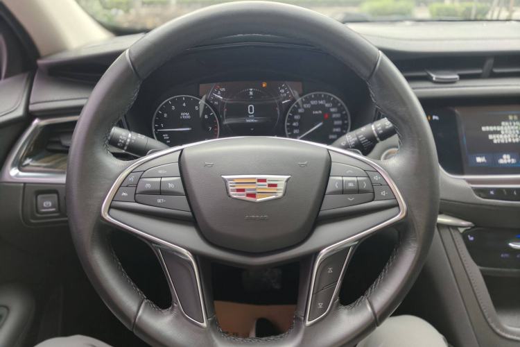 Used Cadillac XT5 2018 25T Luxury Model
