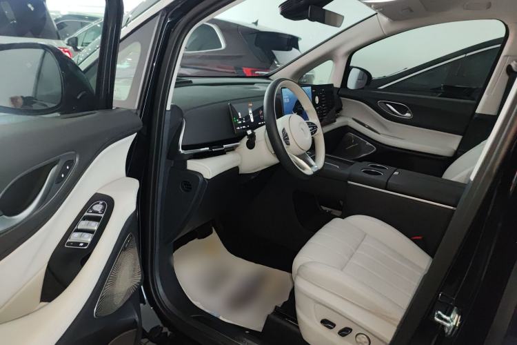 Used VOYAH Dream 2025 PHEV Four-Wheel Drive Prestige Kunpeng Edition