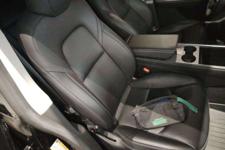 Used Tesla Model Y 2022 Rear-Wheel-Drive Version
