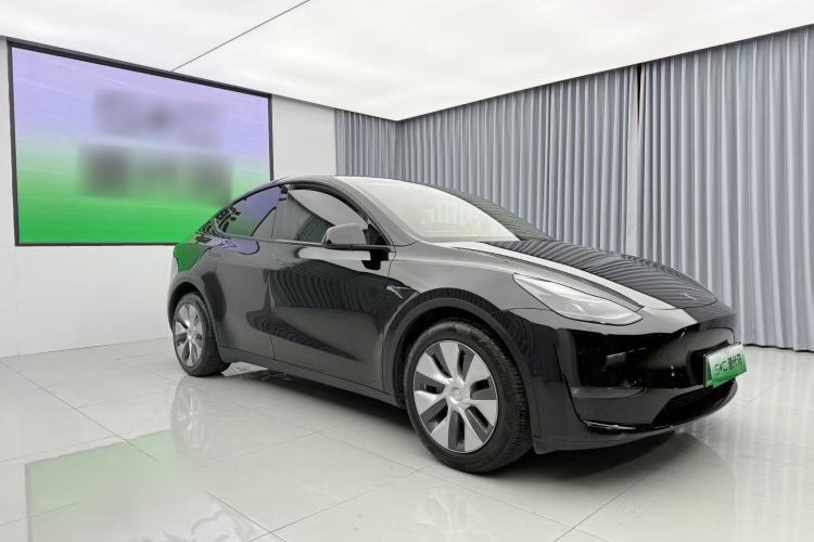 Used Tesla Model Y 2022 Long-Range All-Wheel-Drive Version

