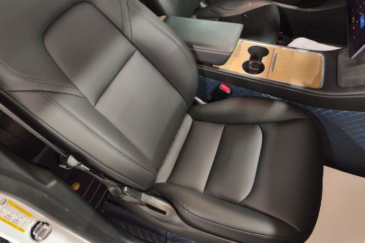 Used Tesla Model Y 2021 Long-Range All-Wheel-Drive Version