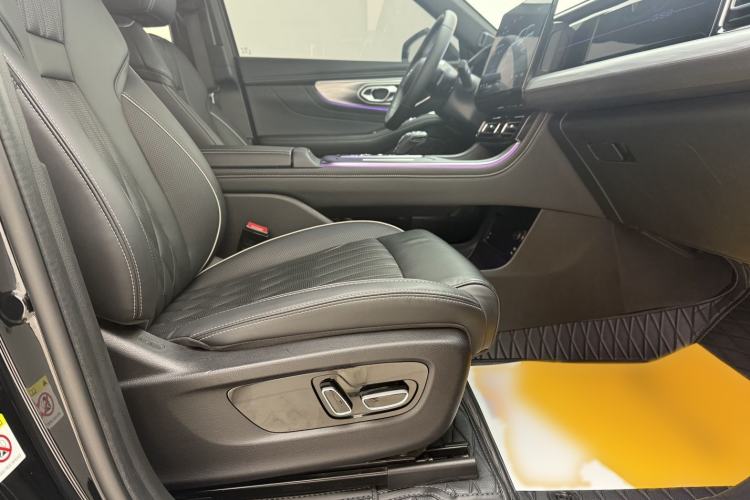 Used GAC Trumpchi GS8 2022 Linghang Series 2.0 TGDI Two-Wheel-Drive Luxury Smart Connectivity Version (7 Seats)