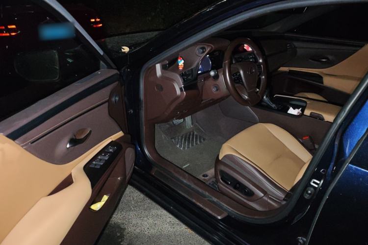 Used Lexus ES 2020 200 Excellence Edition
