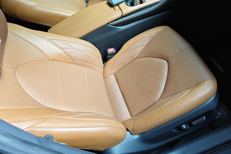 Used Toyota Avalon 2019 Dual-Engine 2.5L XLE Prestige Version China VI Standard