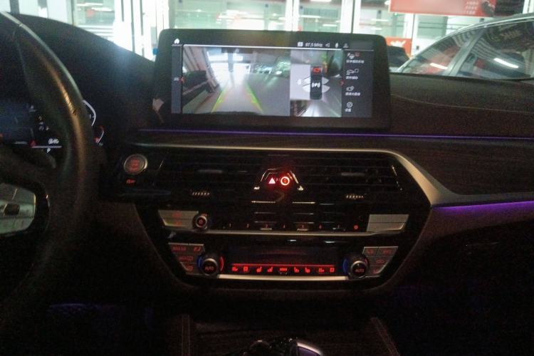 Used BMW 5 Series 2022 Second Facelift 530Li Luxury Edition Premium Package
