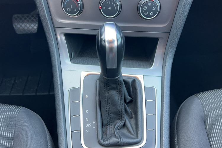 Used Volkswagen Golf 2015 1.6L Automatic Fashion Model