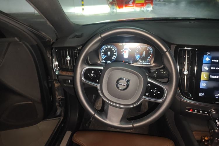 Used Volvo S60 2021 T4 Zhiyuan Luxury Edition