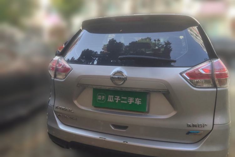 Used Nissan X-Trail 2014 2.5L CVT Leading Edition 4WD
