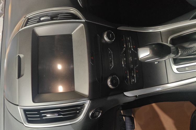 Used Ford Edge 2015 2.0T GTDi 4x4 High-Grade Model