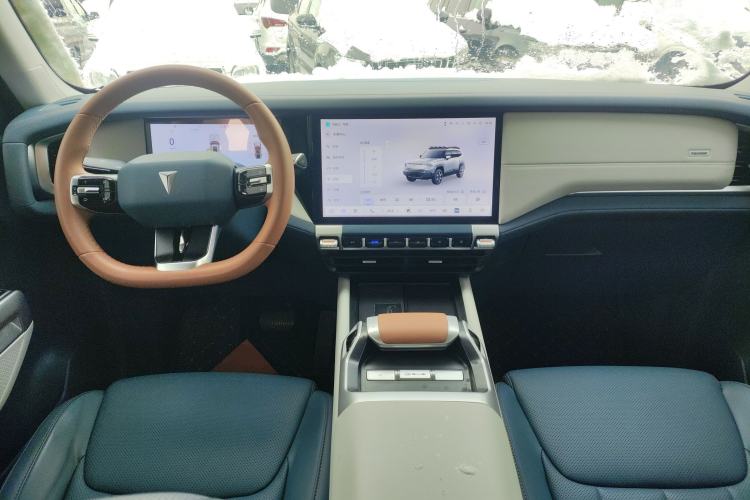 Used  G318 2024 Two-Wheel Drive Air Suspension Version