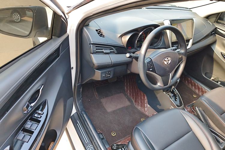 Used Toyota YARiS L 2022 X-Trail 1.5L CVT Luxury PLUS Edition
