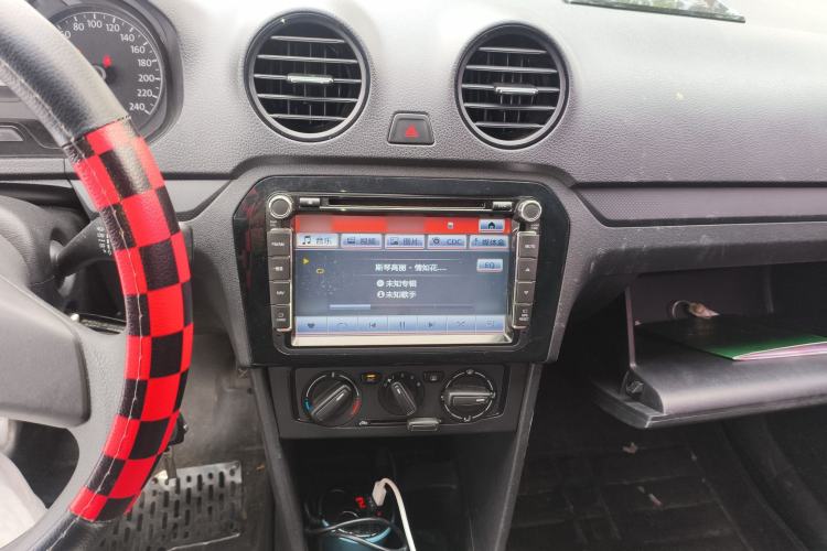 Used Volkswagen Jetta 2015 Zhuihui Edition 1.4L Manual Fashion Model