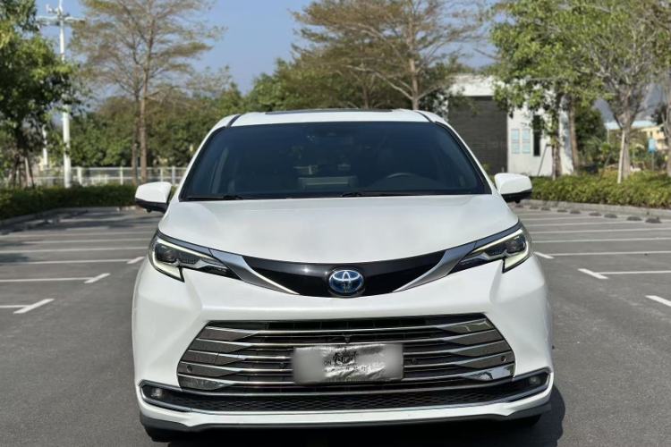 Used Toyota Sienna 2021 2.5L Hybrid Premium Edition