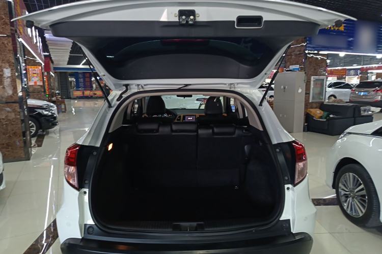 Used Honda Vezel 2015 1.8L CVT 2WD Luxury Model
