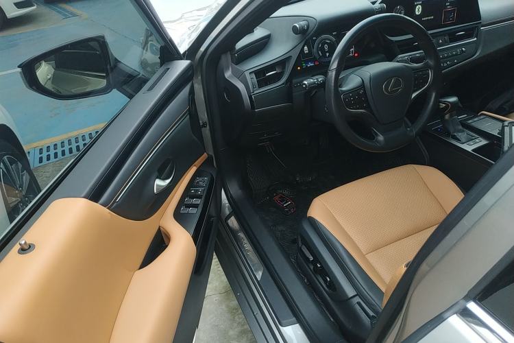 Used Lexus ES 2021 300h Excellence Edition