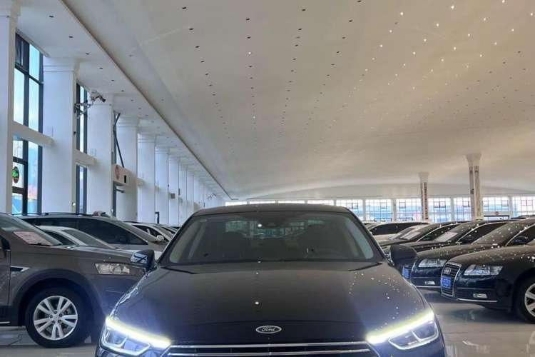 Used Ford Taurus 2019 EcoBoost 245 Premium Edition
