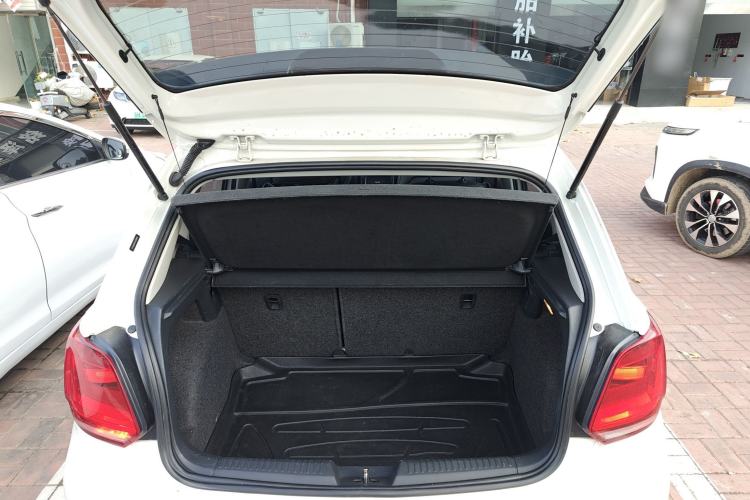 Used Volkswagen Polo 2014 1.6L Automatic Comfort Edition