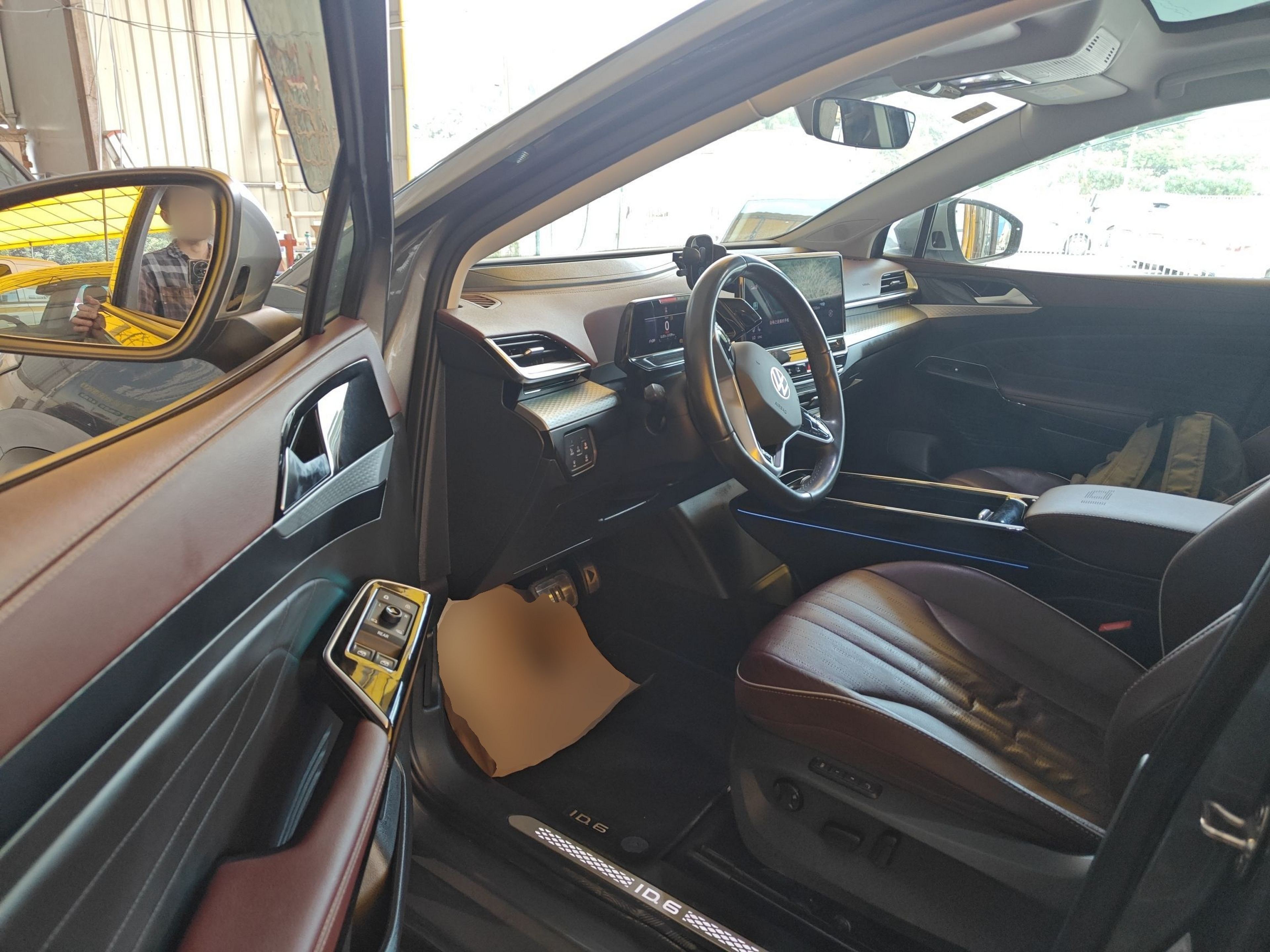 Переднее сиденье в автомобиле