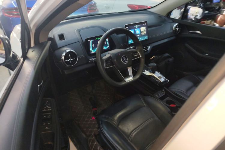 Used BYD Yuan New Energy 2019 EV360 Smart Connect Enjoyment Model
