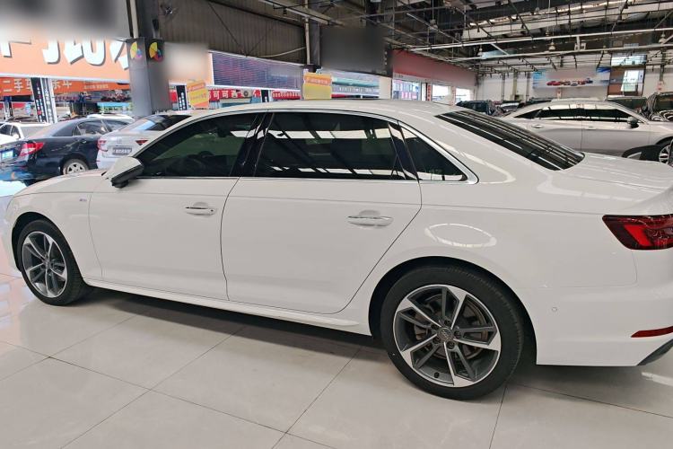 Used Audi A4L 2018 30th Anniversary Edition 40 TFSI Sport Edition
