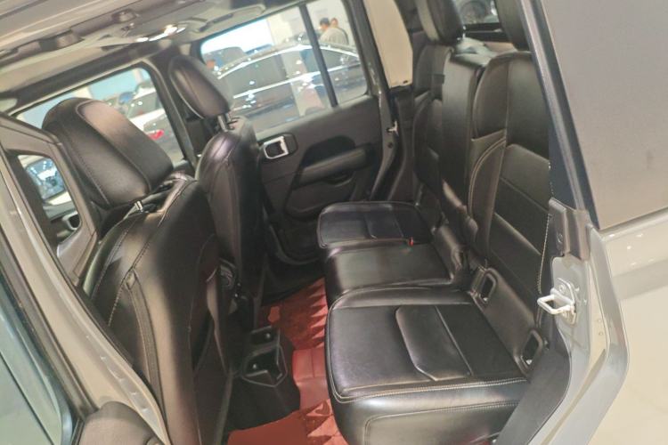 Used  Gladiator 2022 3.6L Pioneer Edition
