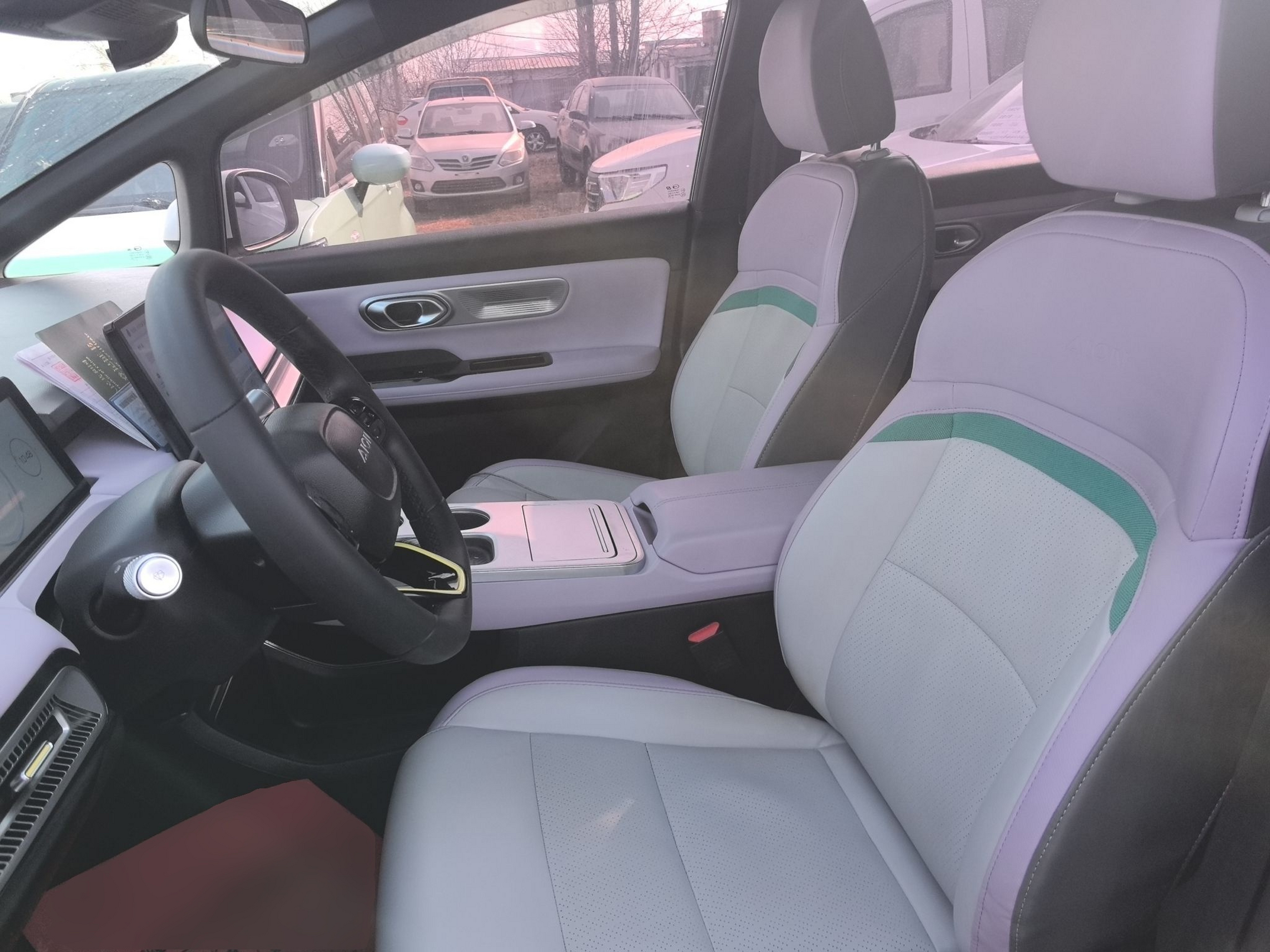 Переднее сиденье в автомобиле