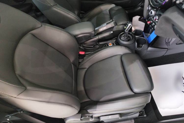 Used  MINI 2019 1.5T COOPER Classic Edition
