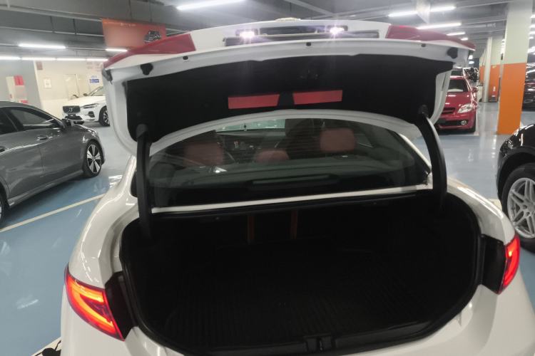 Used Alfa Romeo Giulia 2017 2.0T 200HP Luxury Edition