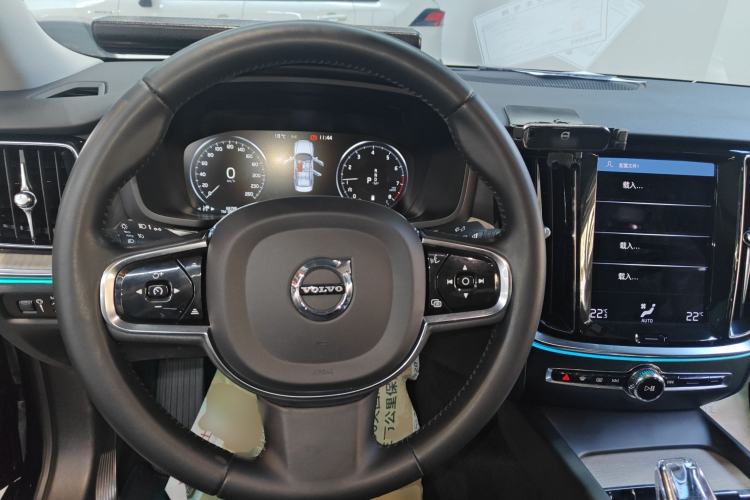 Used Volvo S60 2022 B4 Zhiyuan Luxury Edition
