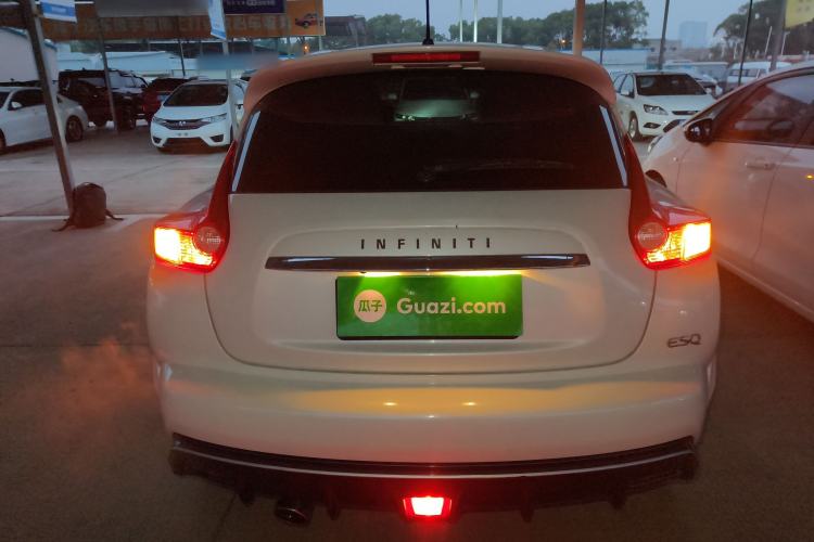 Used Infiniti ESQ 2014 1.6L Spontaneous Edition
