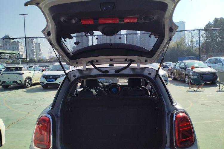 Used  MINI 2019 1.5T COOPER Classic Edition
