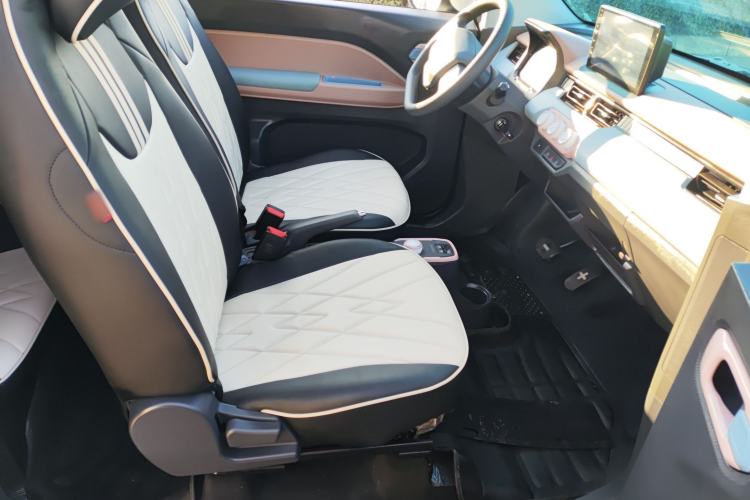 Used Chery QQ Ice Cream 2024 Youth Edition 205km Milkshake
