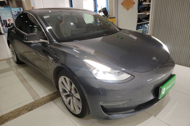 Used Tesla Model 3 2019 Long-Range All-Wheel-Drive Version
