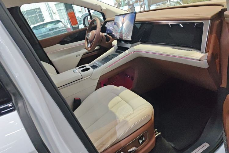 Used BYD Xia 2025 DM-i 1.5T 180km Beyond Edition
