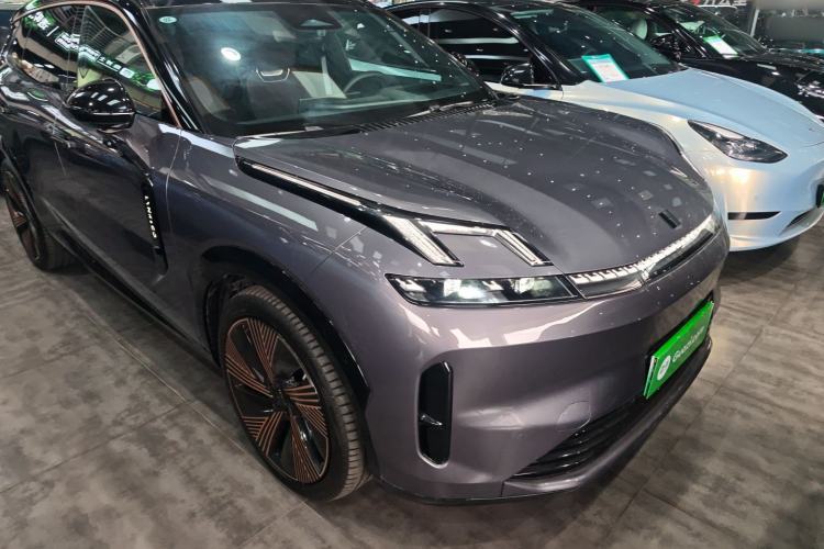 Used Lynk & Co 08 EM-P 2023 220 km Limited-Time Edition
