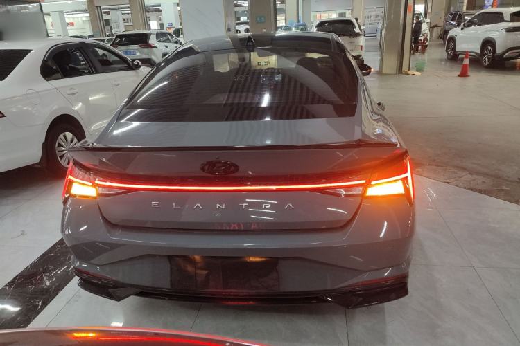 Used Hyundai Elantra 2022 1.5L CVT LUX Prestige Edition
