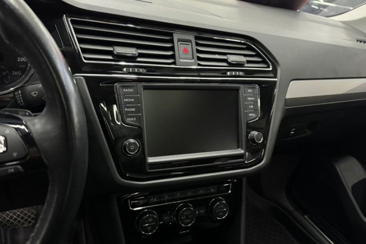 Used Volkswagen Tiguan L 2017 330TSI Automatic Two-Wheel Drive Flagship Edition
