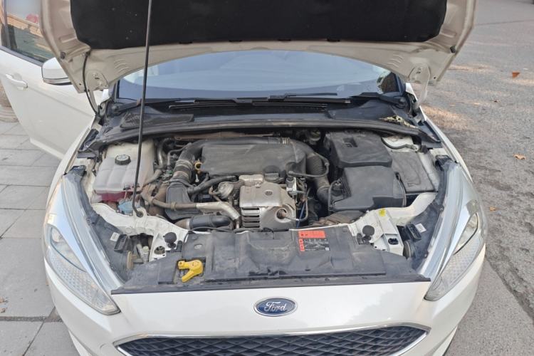 Used Ford Focus 2015 Hatchback EcoBoost 125 Manual – Ultra-Style Edition