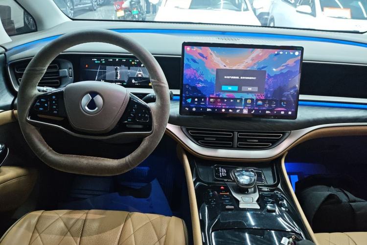 Used Denza D9 2022 DM-i 1040 Prestige Model