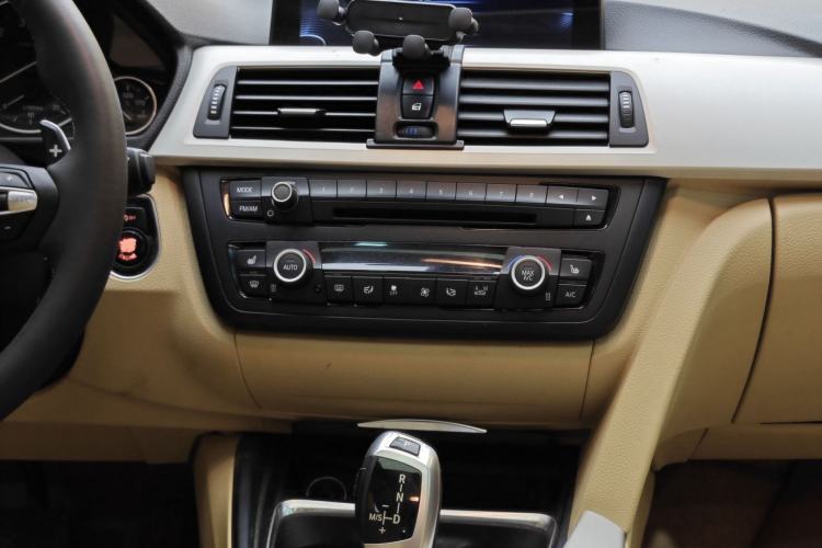 Used BMW 3 Series 2015 320i Luxury Line Stylish Edition