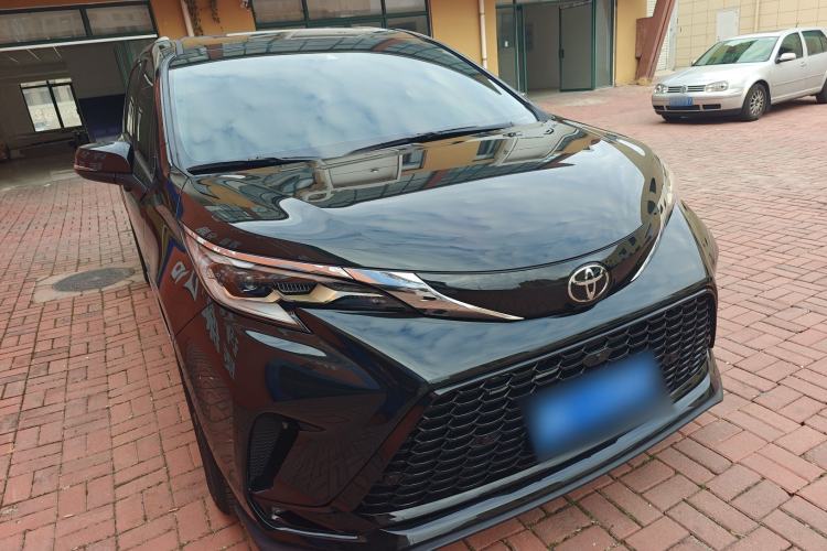 Used Toyota Granvia 2024 2.5L Hybrid Comfort Edition
