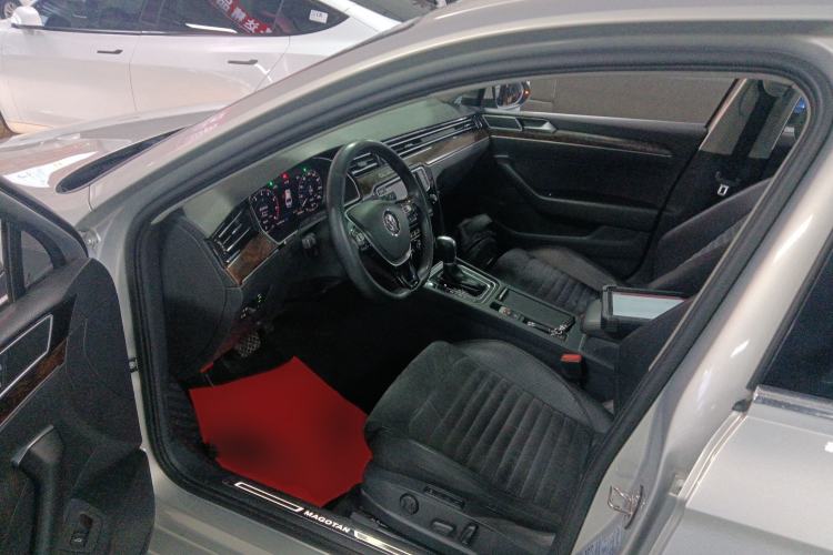 Used Volkswagen Magotan 2017 330TSI DSG Luxury Model