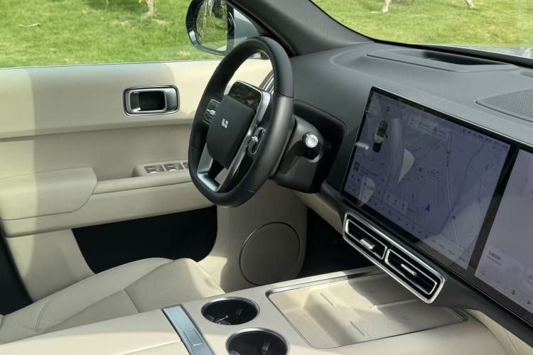 Used Li Auto L8 2023 Pro Model
