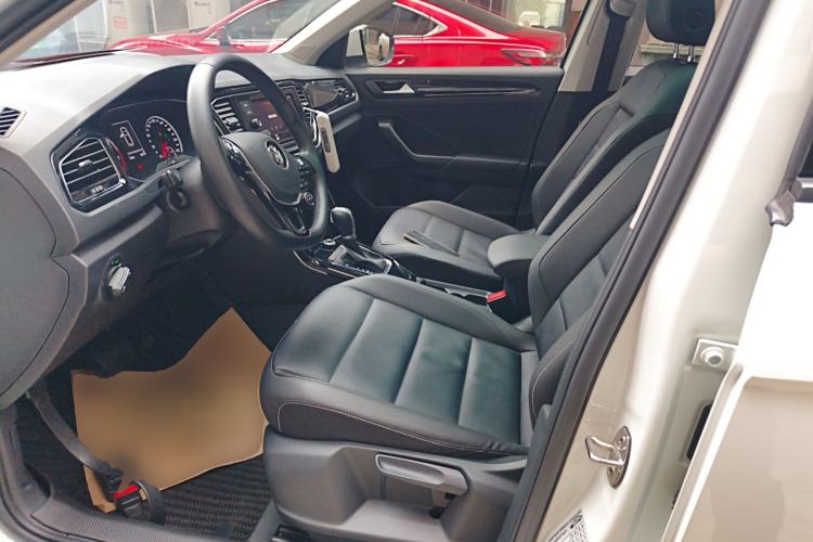 Used Volkswagen T-ROC 2019 280TSI DSG Two-Wheel Drive Comfort Version China VI Standard
