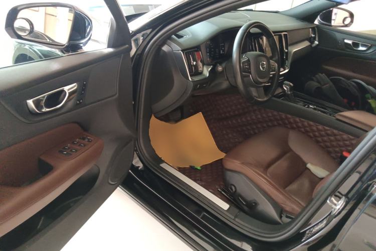 Used Volvo S60 2021 T4 Zhiyi Luxury Edition